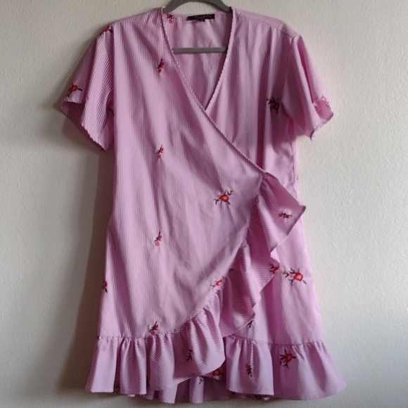 Romeo and Juliet Couture Embroidered Pink Wrap Dress Small - Picture 3 of 14